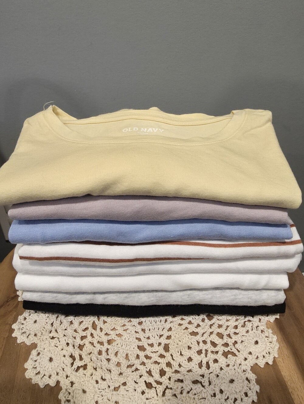 Set Of 8 Old Navy Short-Sleeve Crewneck Tee's Slighly Cropped